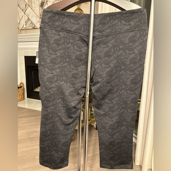 BNWT WOMENS EDDIE BAUER STRETCH CAPRI LEGGING - Picture 4 of 6